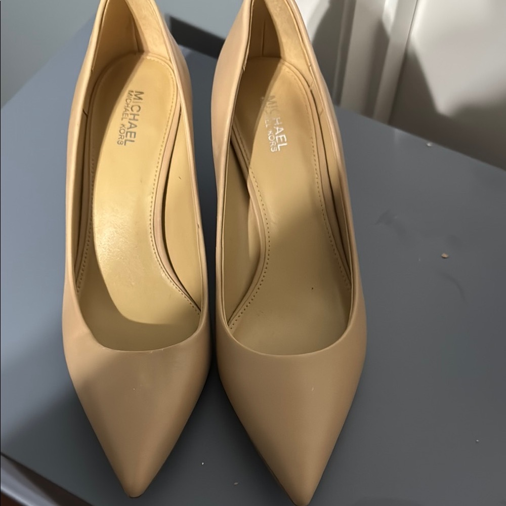 Michael Kors Beige Heels